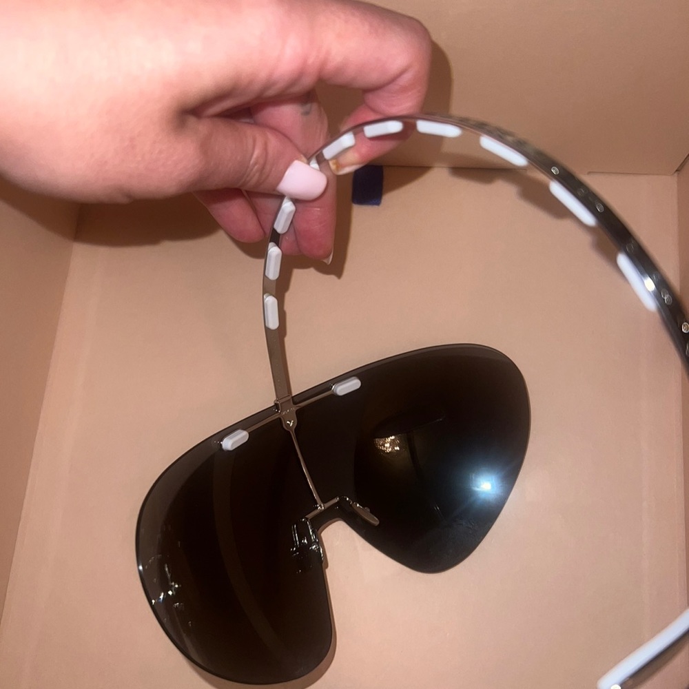 LV Fiction Mask Sunglasses - Picture 7 of 13